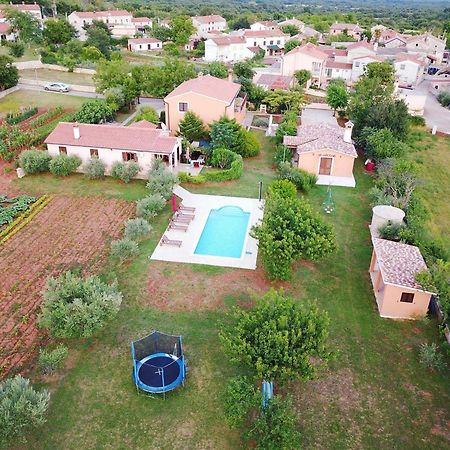 Villa Dorina Barban Buitenkant foto