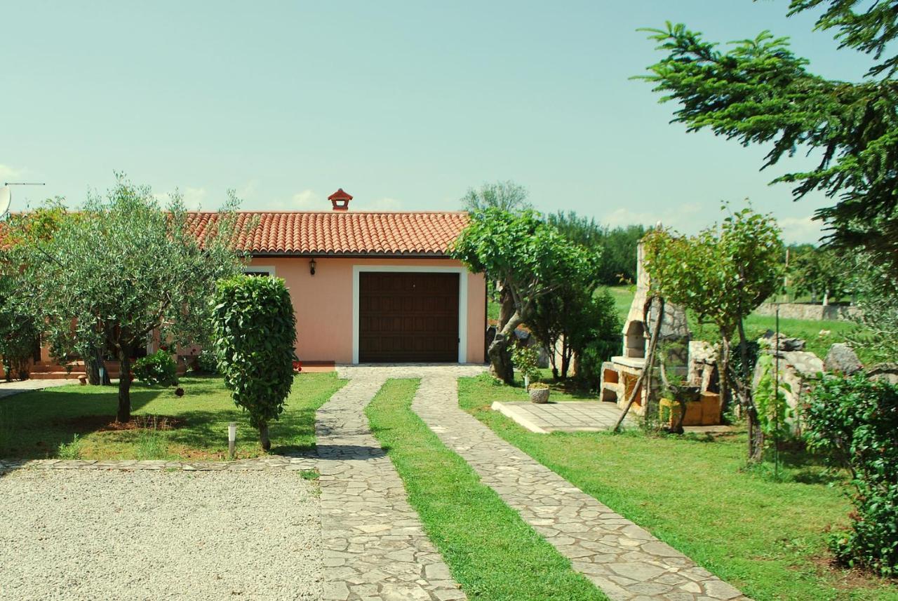 Villa Dorina Barban Buitenkant foto
