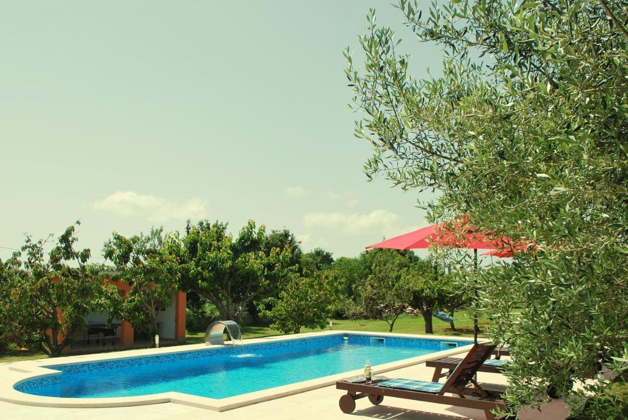 Villa Dorina Barban Buitenkant foto