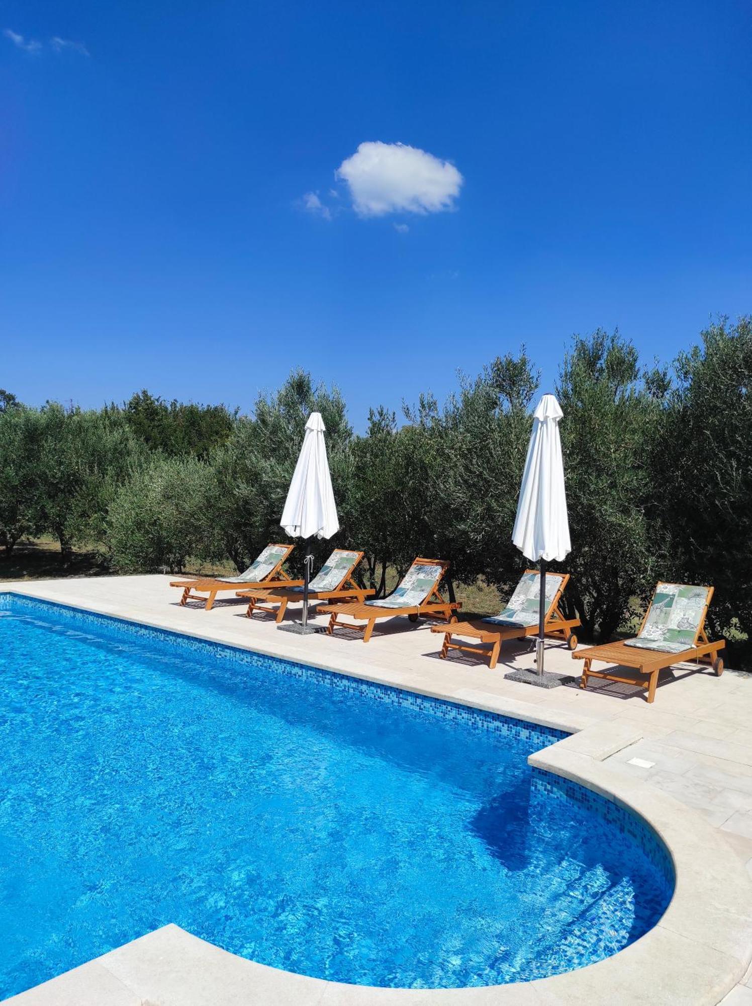Villa Dorina Barban Buitenkant foto