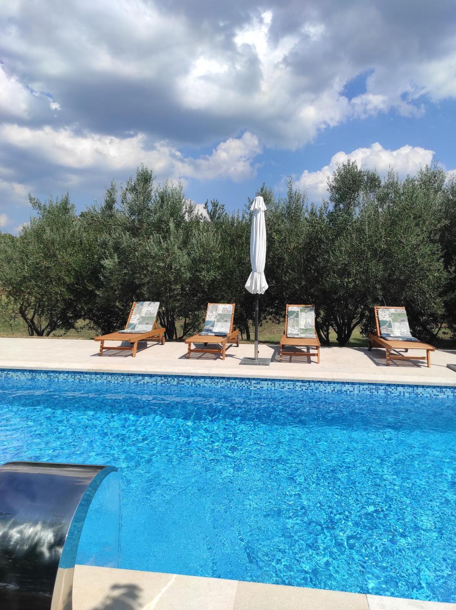 Villa Dorina Barban Buitenkant foto