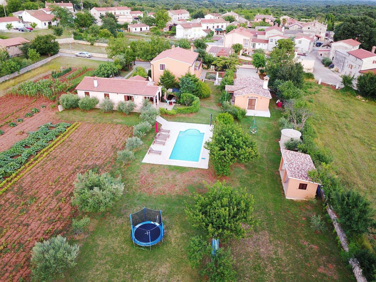 Villa Dorina Barban Buitenkant foto
